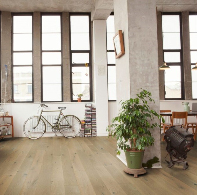 Oak Wood Flooring shop in Dubai