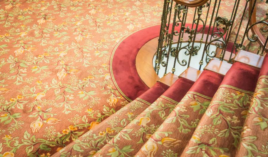 Jaipur inspired rug with colourful traditional patterns